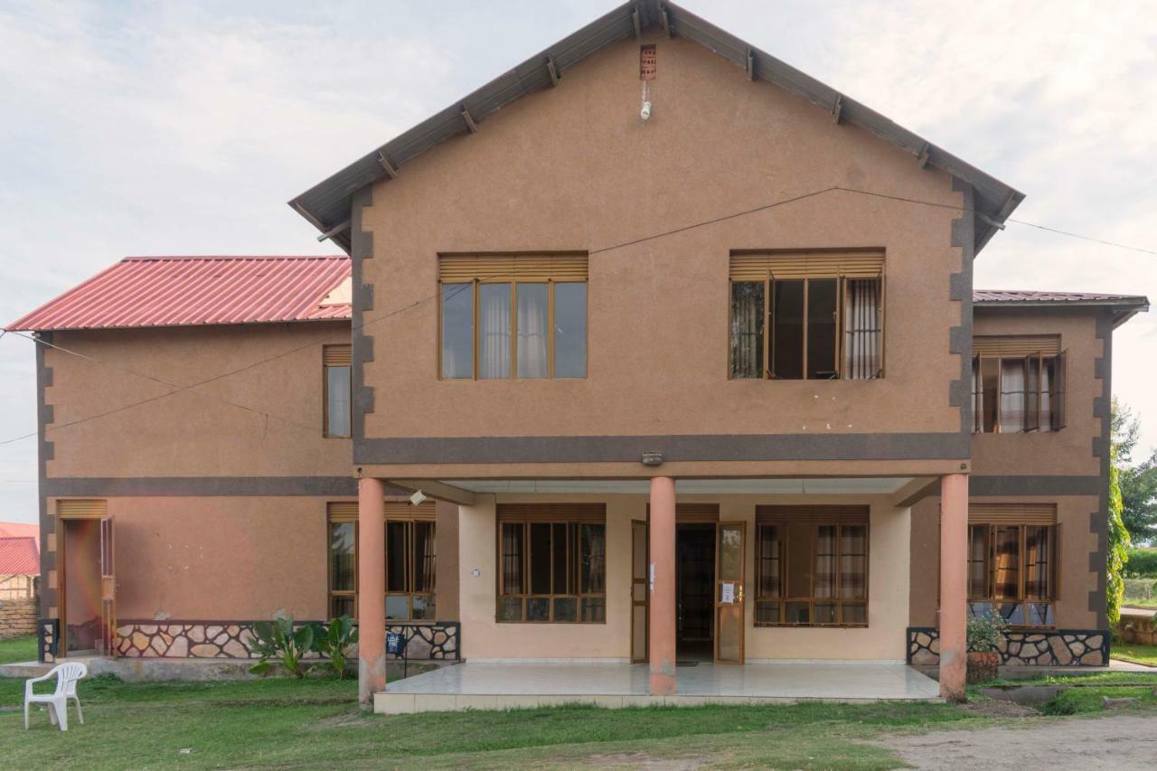 Rwenzori International Hotel Kasese Extérieur photo