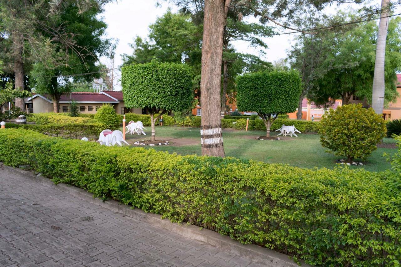 Rwenzori International Hotel Kasese Extérieur photo