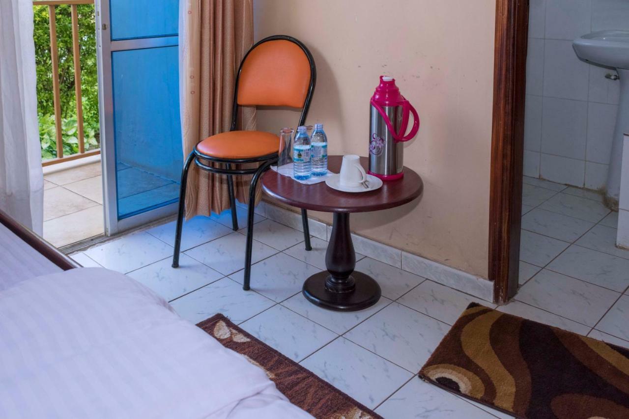 Rwenzori International Hotel Kasese Extérieur photo