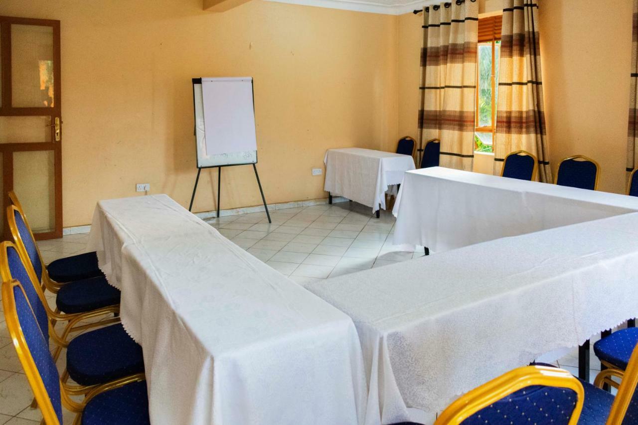 Rwenzori International Hotel Kasese Extérieur photo