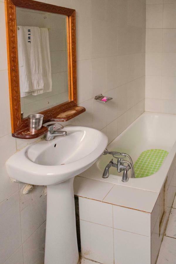 Rwenzori International Hotel Kasese Extérieur photo