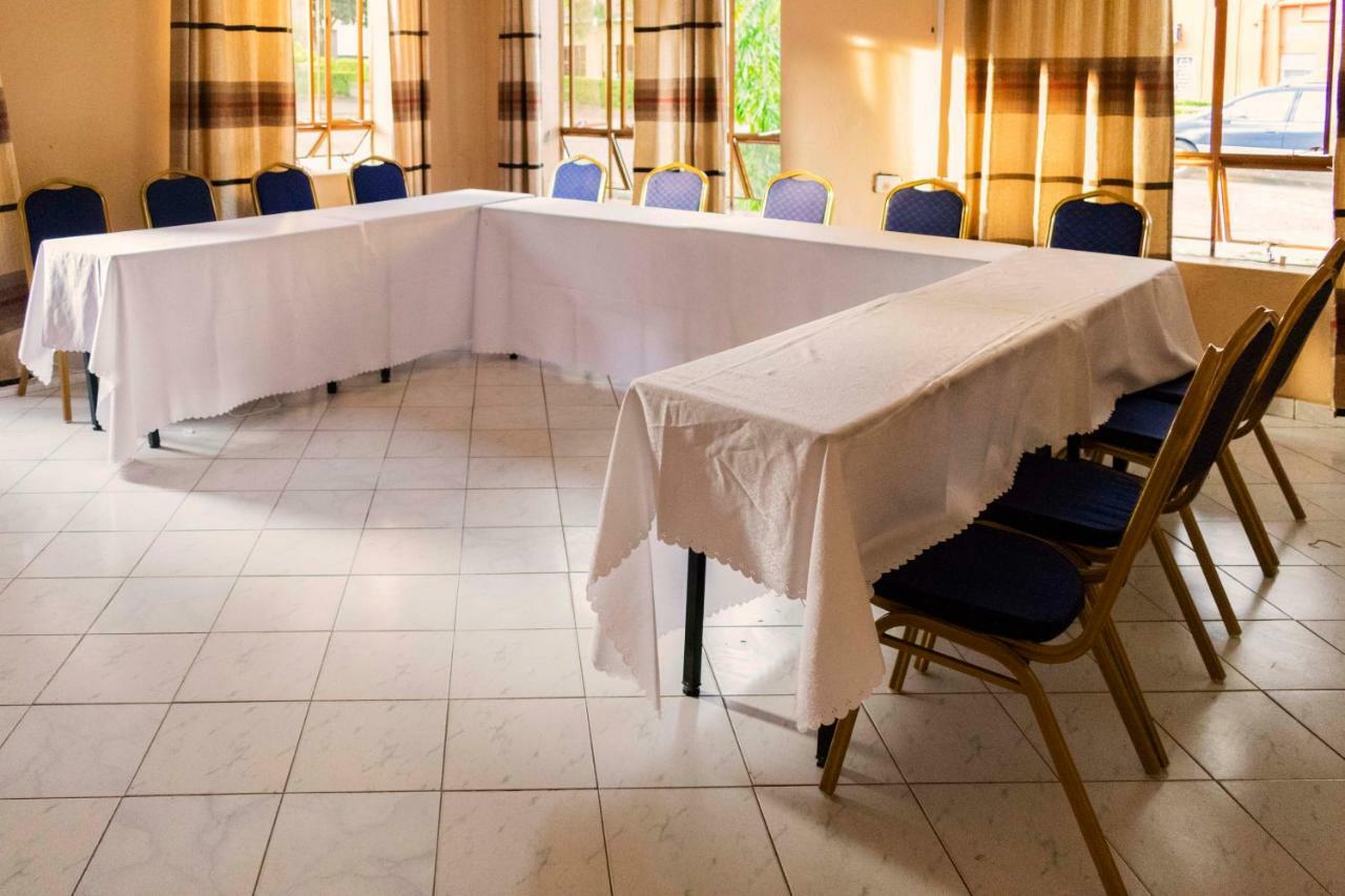 Rwenzori International Hotel Kasese Extérieur photo