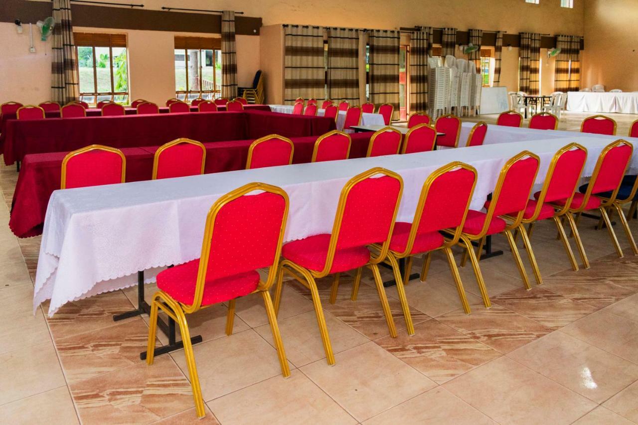 Rwenzori International Hotel Kasese Extérieur photo