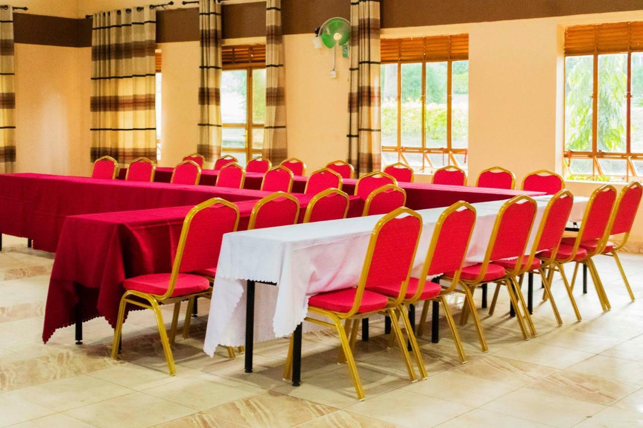 Rwenzori International Hotel Kasese Extérieur photo