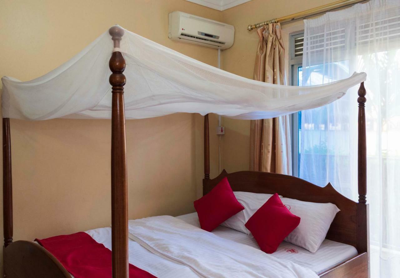Rwenzori International Hotel Kasese Extérieur photo